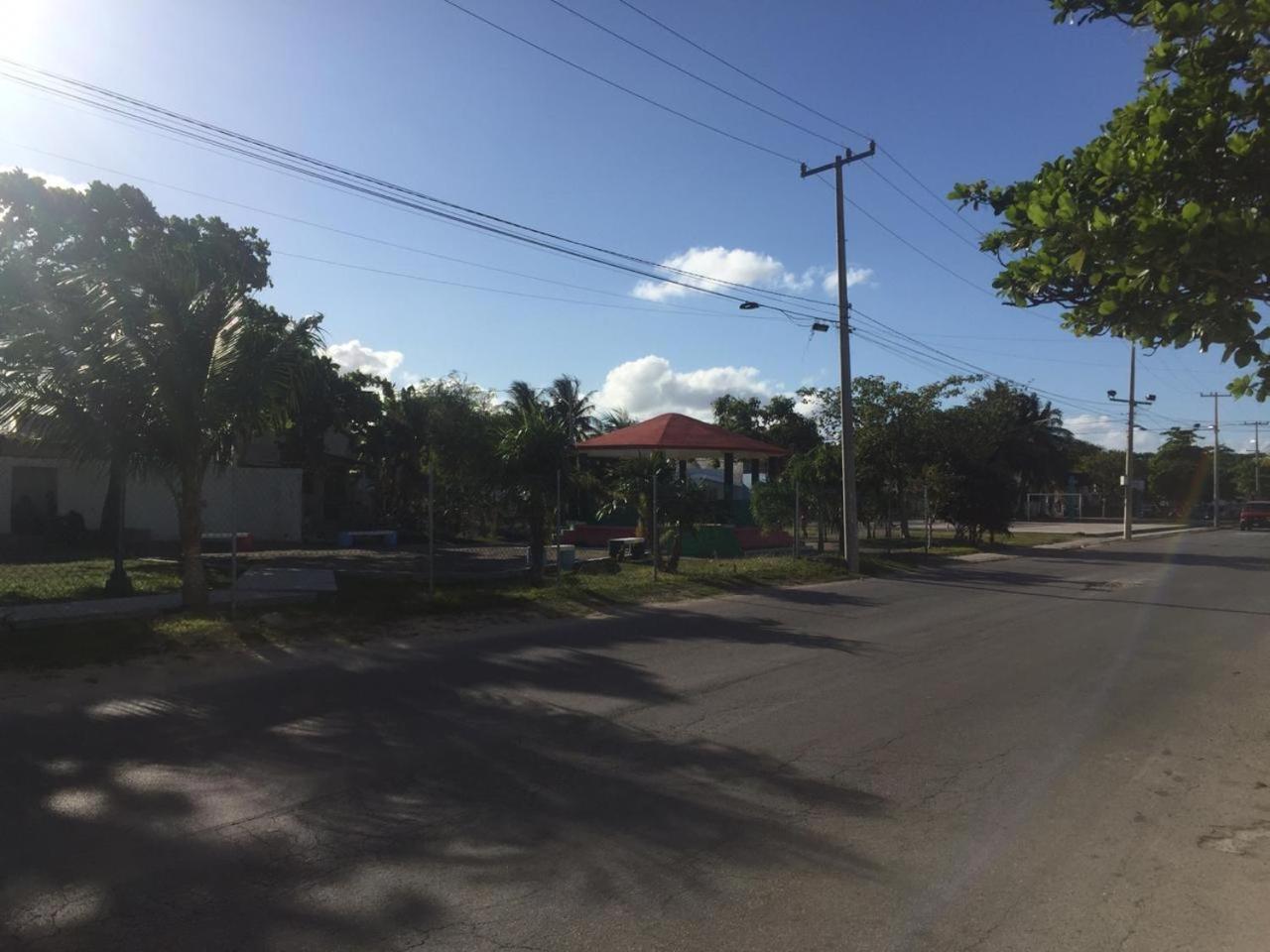 777 Lenderman Hostal 777 Cancun Exterior photo